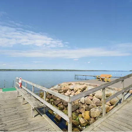 Feriehus Three-bedroom Holiday In