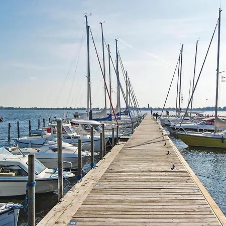Three-bedroom Holiday In * Bogø By