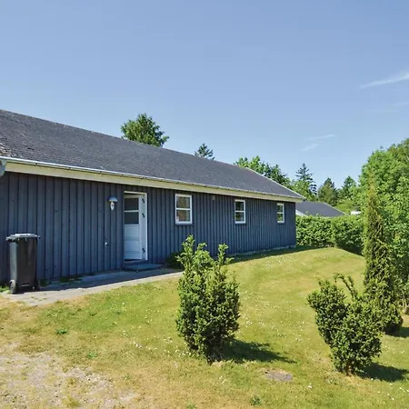 Three-bedroom Holiday In *