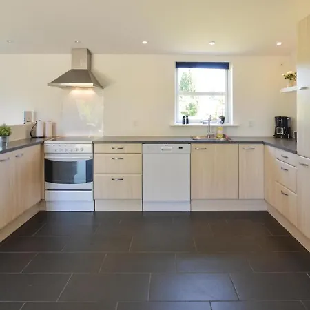Three-bedroom Holiday In